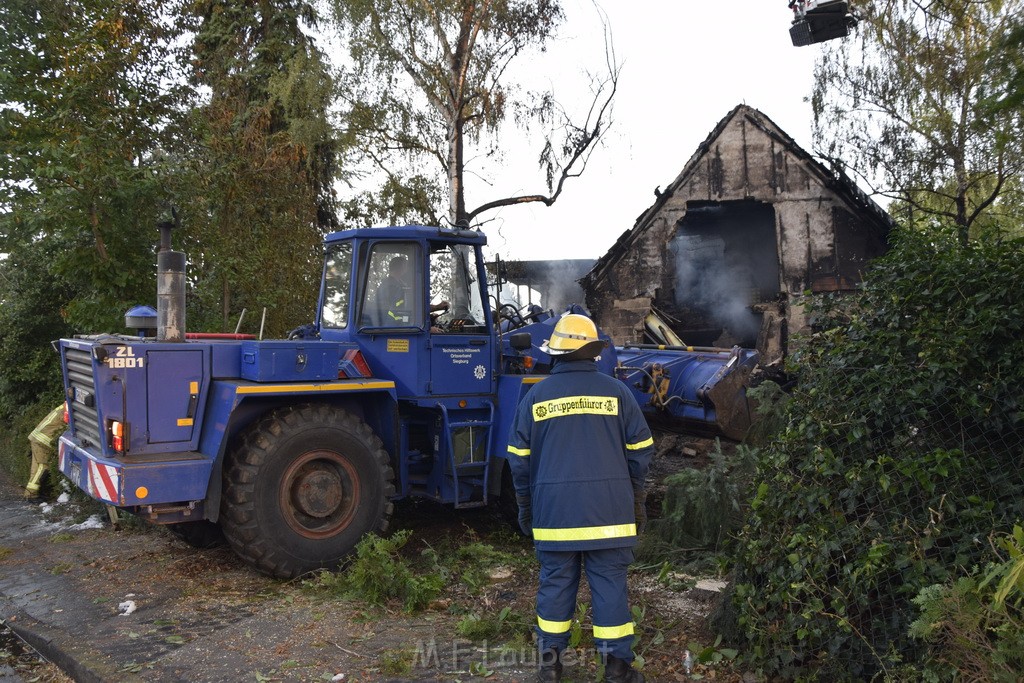 Grossfeuer Einfamilienhaus Siegburg Muehlengrabenstr P0898.JPG - Miklos Laubert